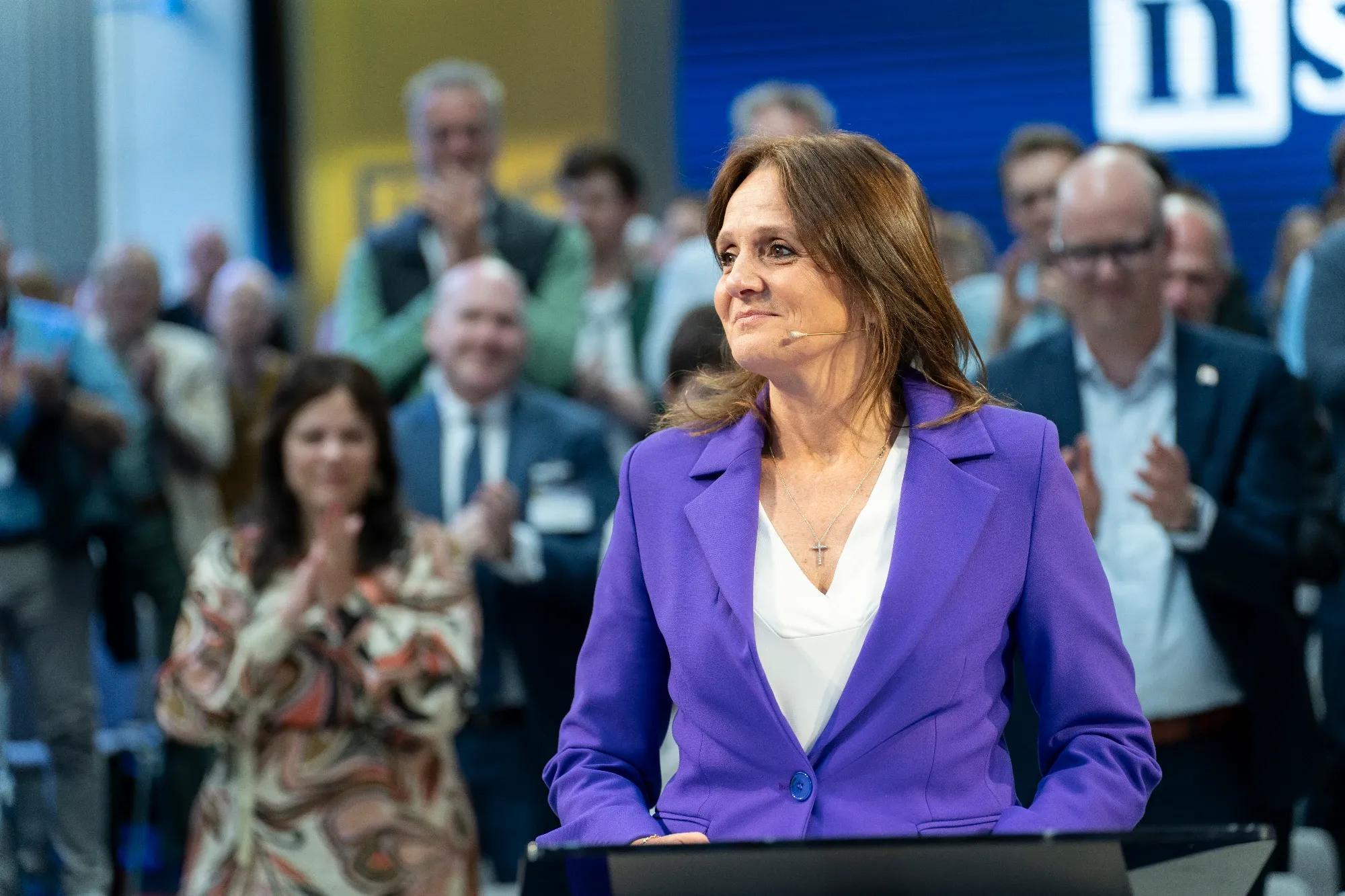 Nieuw Sociaal Contract - Nicolien van Vroonhoven